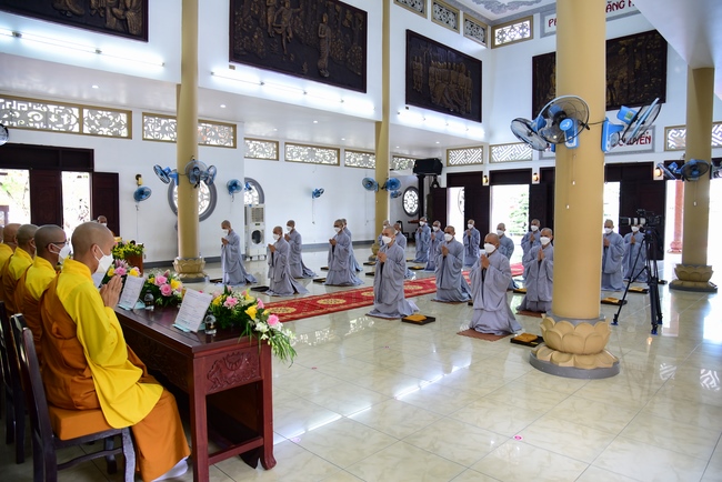 Lễ truyền giới Sa di Phương Trượng